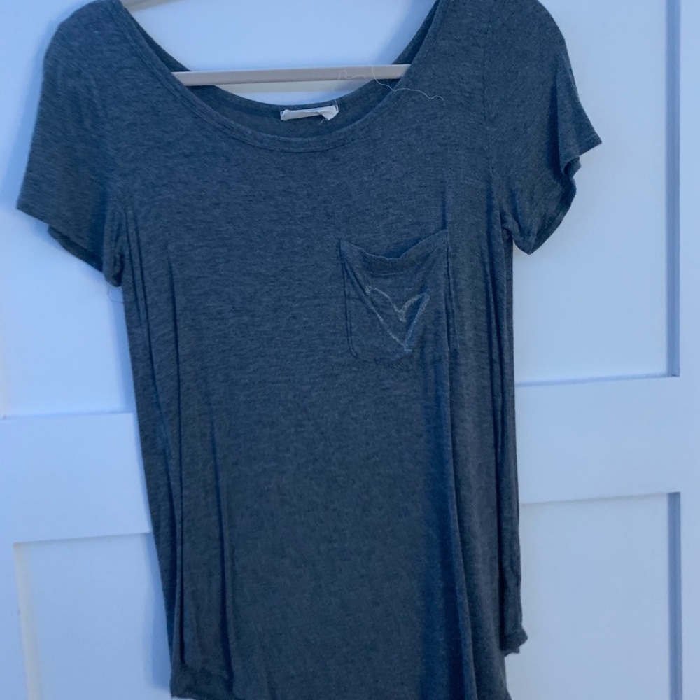 grey short sleeve